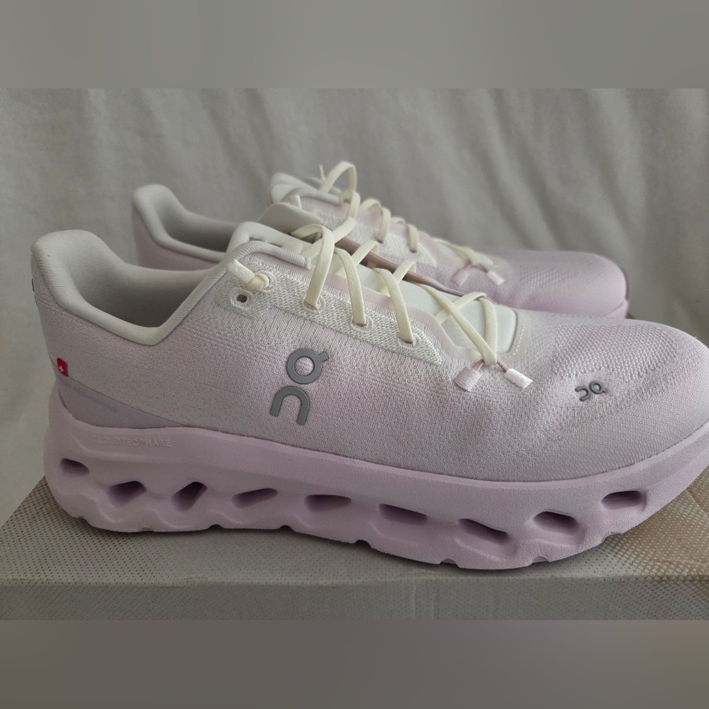 On Cloud Tilt Women Running Shoes Sneakers Ivory/Orchid Purple Size 11 NIB - Picture 2 of 9